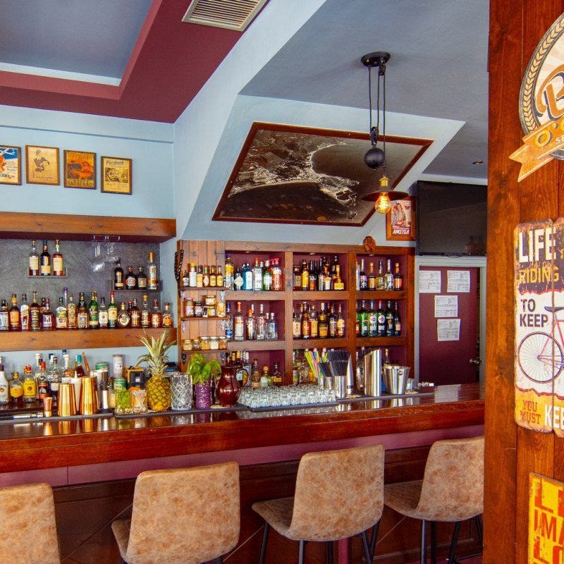 Coconuts Cafe Bar https://paleochorainfo.com